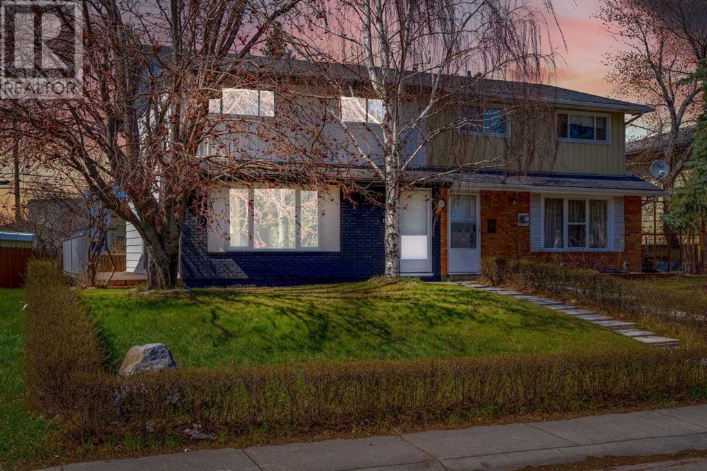 Property at 3211 Doverville Crescent SE image 1