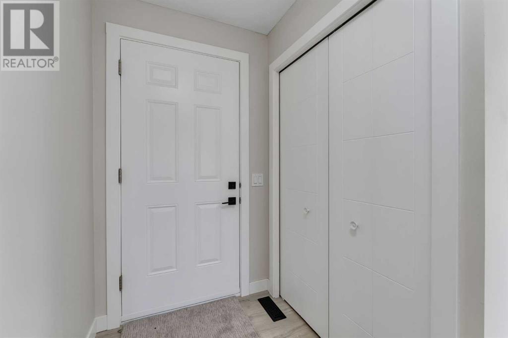 Property at 3211 Doverville Crescent SE image 4