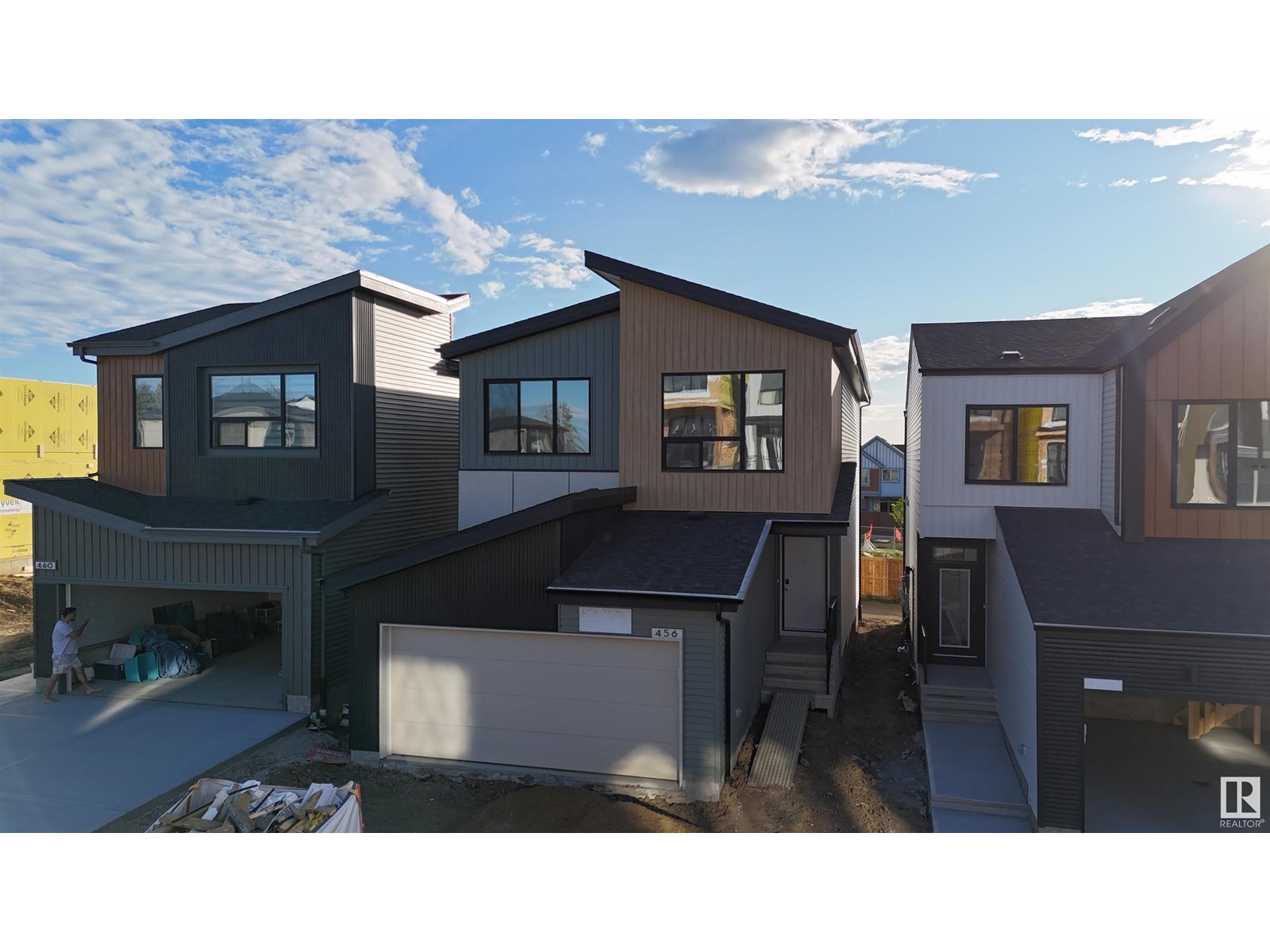 Property at 456 33 ST SW image 4