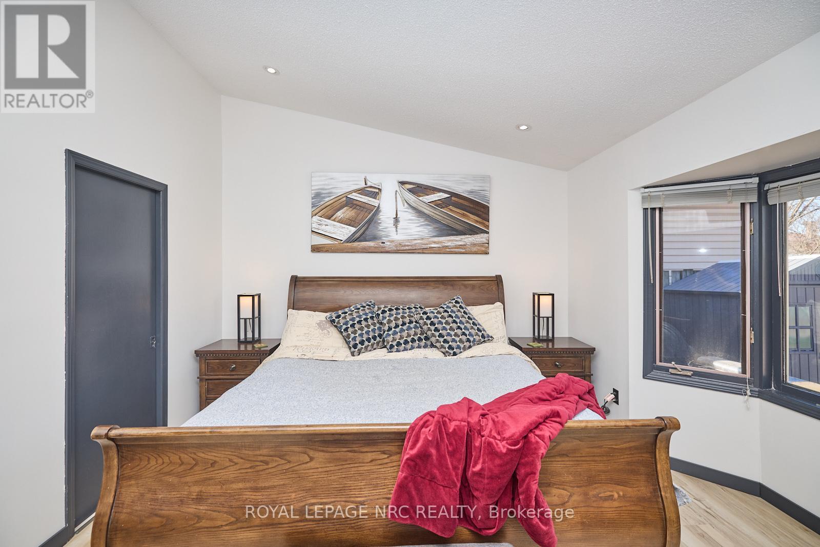 6484 Armstrong Drive, Niagara Falls, Ontario  L2H 2M1 - Photo 27 - X12122702