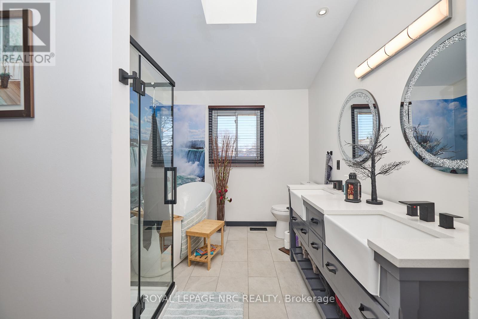 6484 Armstrong Drive, Niagara Falls, Ontario  L2H 2M1 - Photo 30 - X12122702
