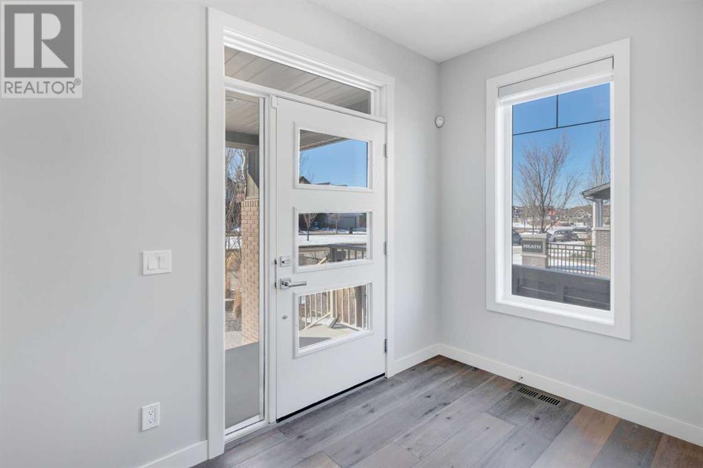 Property at 338 Shawnee Boulevard SW image 2