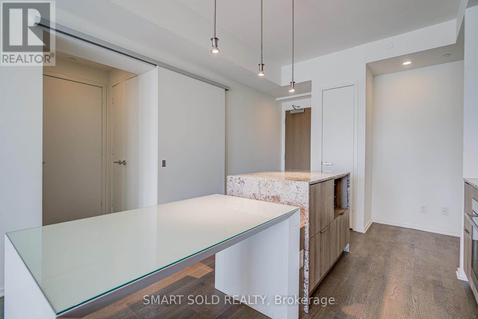 1406 - 1 Bloor Street E, Toronto, Ontario  M4W 1A9 - Photo 8 - C12122703