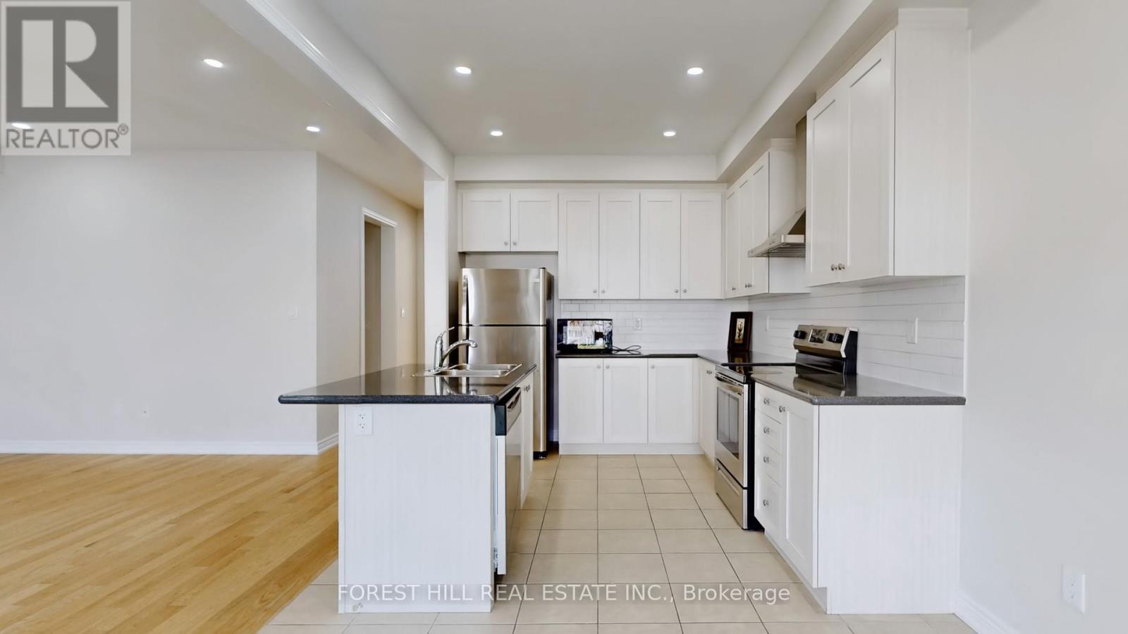 28 Luzon Avenue, Markham, Ontario  L6B 1N6 - Photo 13 - N12118603