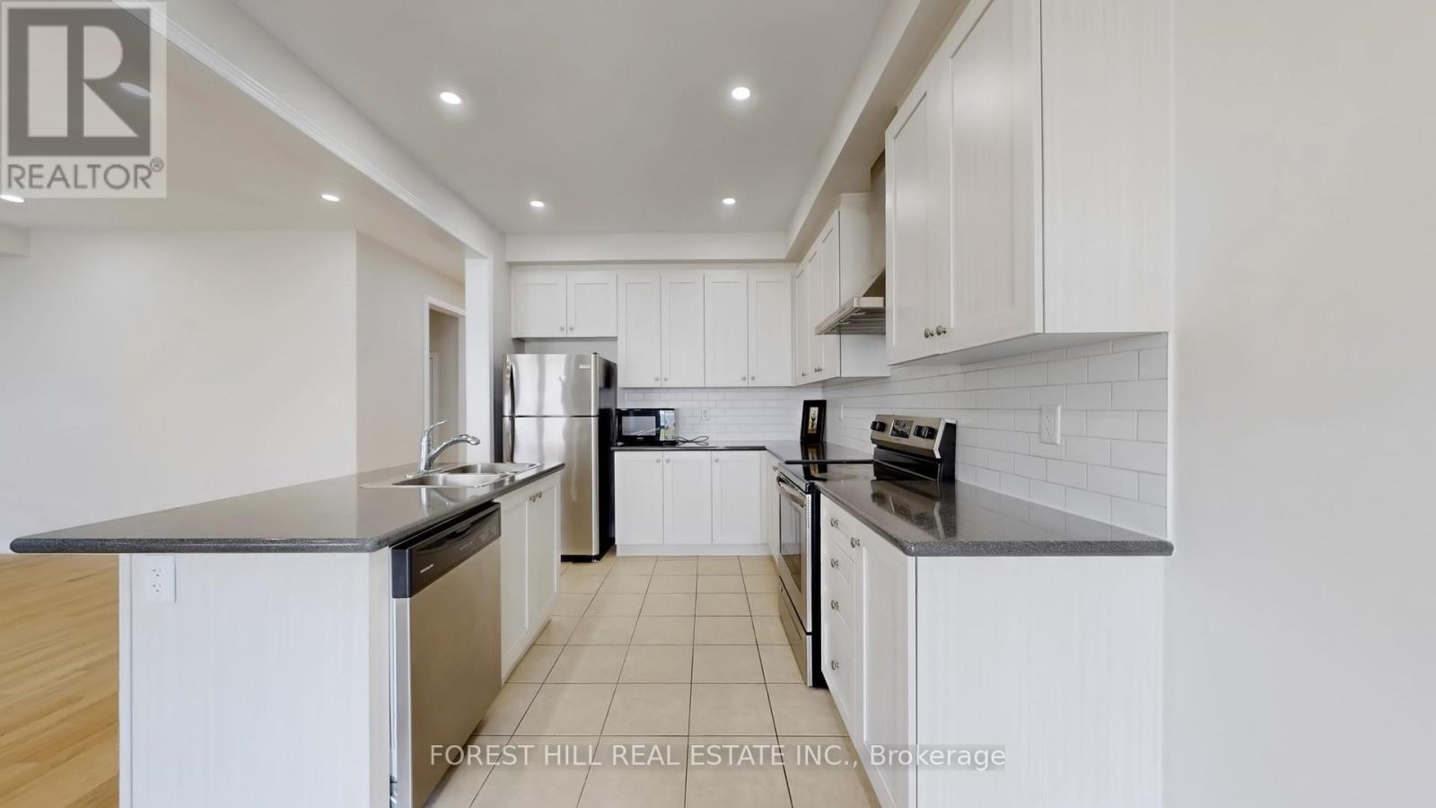 28 Luzon Avenue, Markham, Ontario  L6B 1N6 - Photo 11 - N12118603