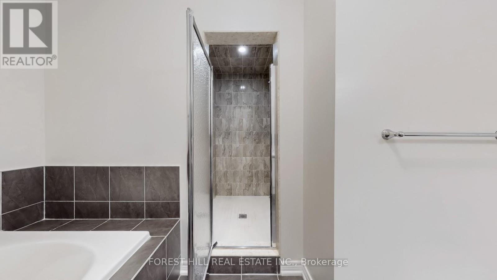 28 Luzon Avenue, Markham, Ontario  L6B 1N6 - Photo 24 - N12118603