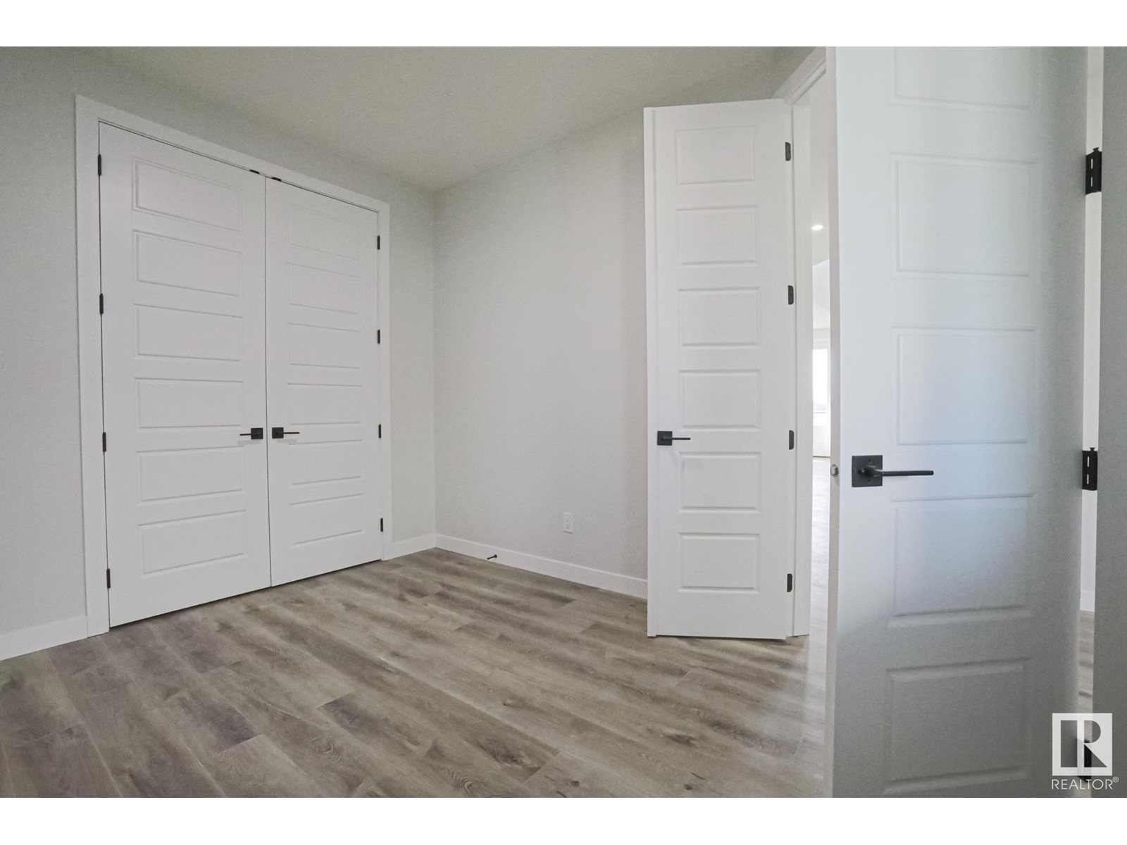 Property at #2731 63 AVE image 4