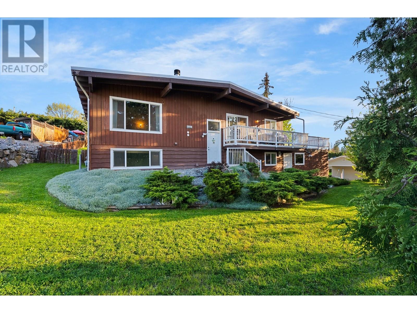 Property at 2190 Okanagan Avenue SE image 4