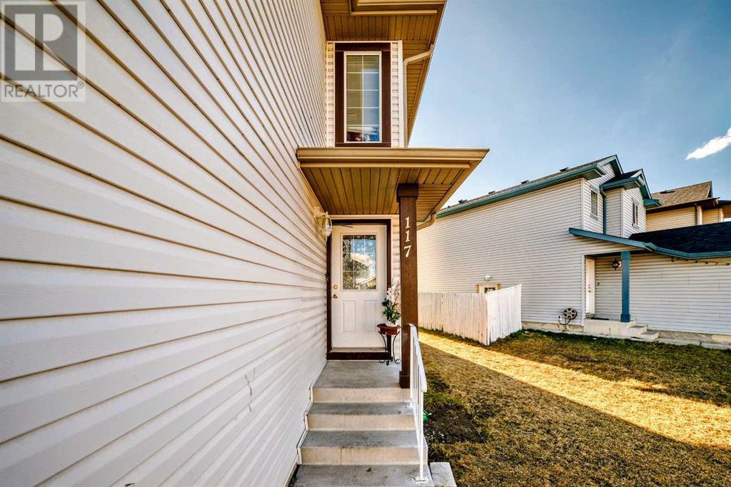 117 Taracove Crescent Ne, Calgary, Alberta  T3J 4R2 - Photo 3 - A2213296
