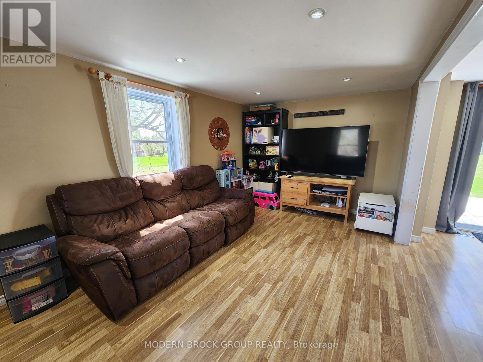 4 Main Street W, Elizabethtown-Kitley, Ontario  K0E 1M0 - Photo 12 - X12122704