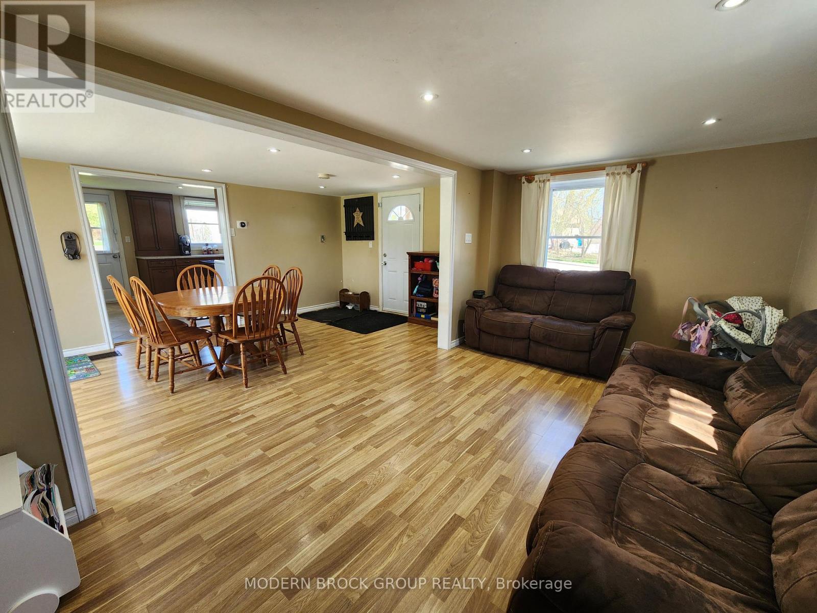 4 Main Street W, Elizabethtown-Kitley, Ontario  K0E 1M0 - Photo 14 - X12122704