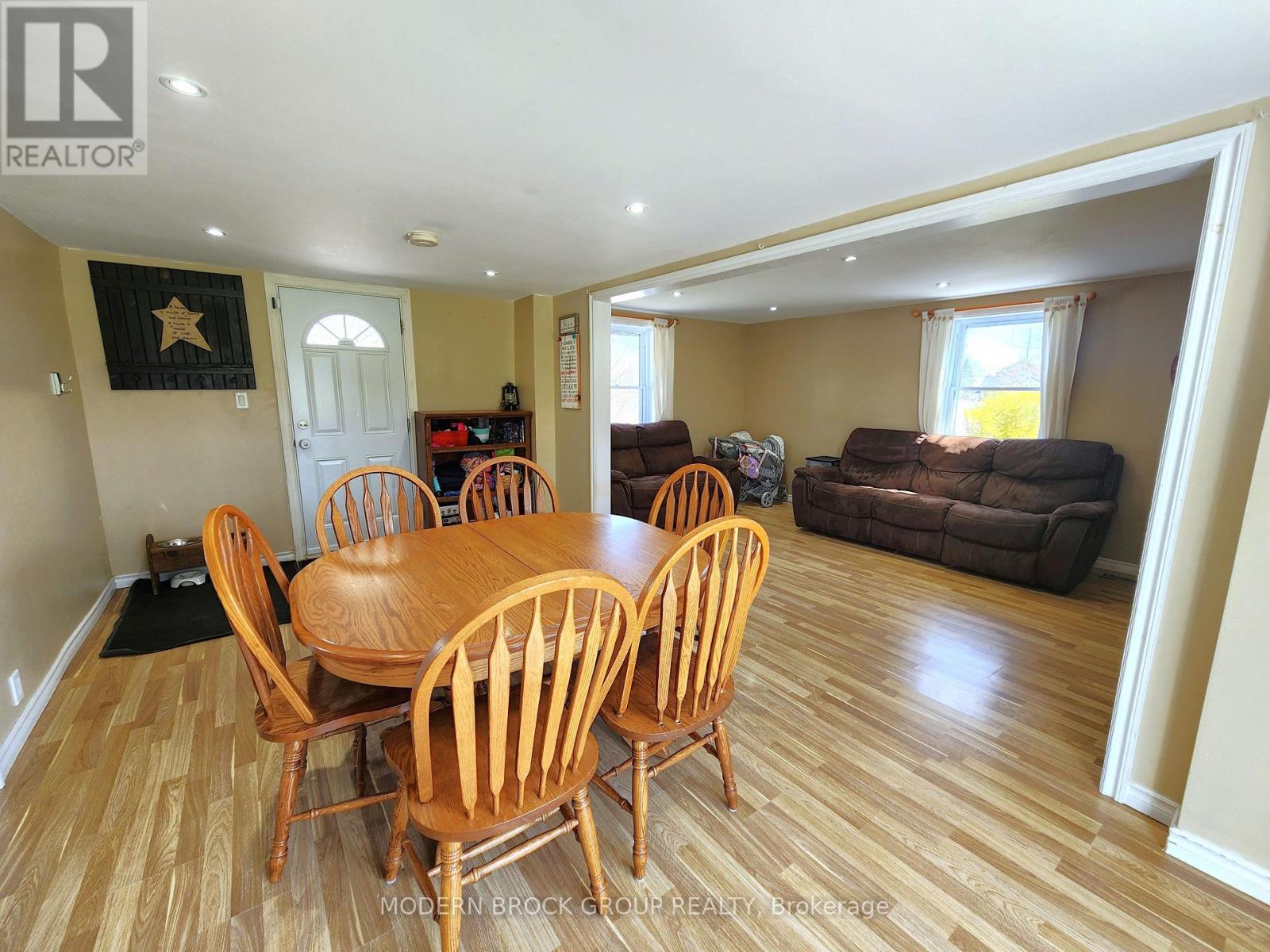 4 Main Street W, Elizabethtown-Kitley, Ontario  K0E 1M0 - Photo 15 - X12122704
