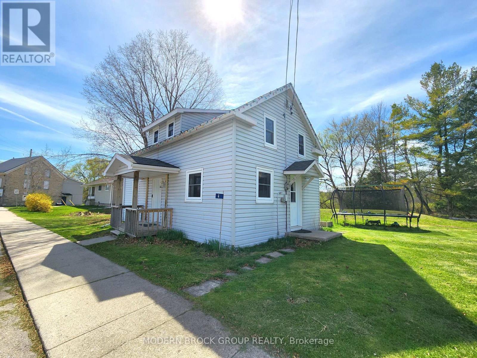 4 Main Street W, Elizabethtown-Kitley, Ontario  K0E 1M0 - Photo 4 - X12122704