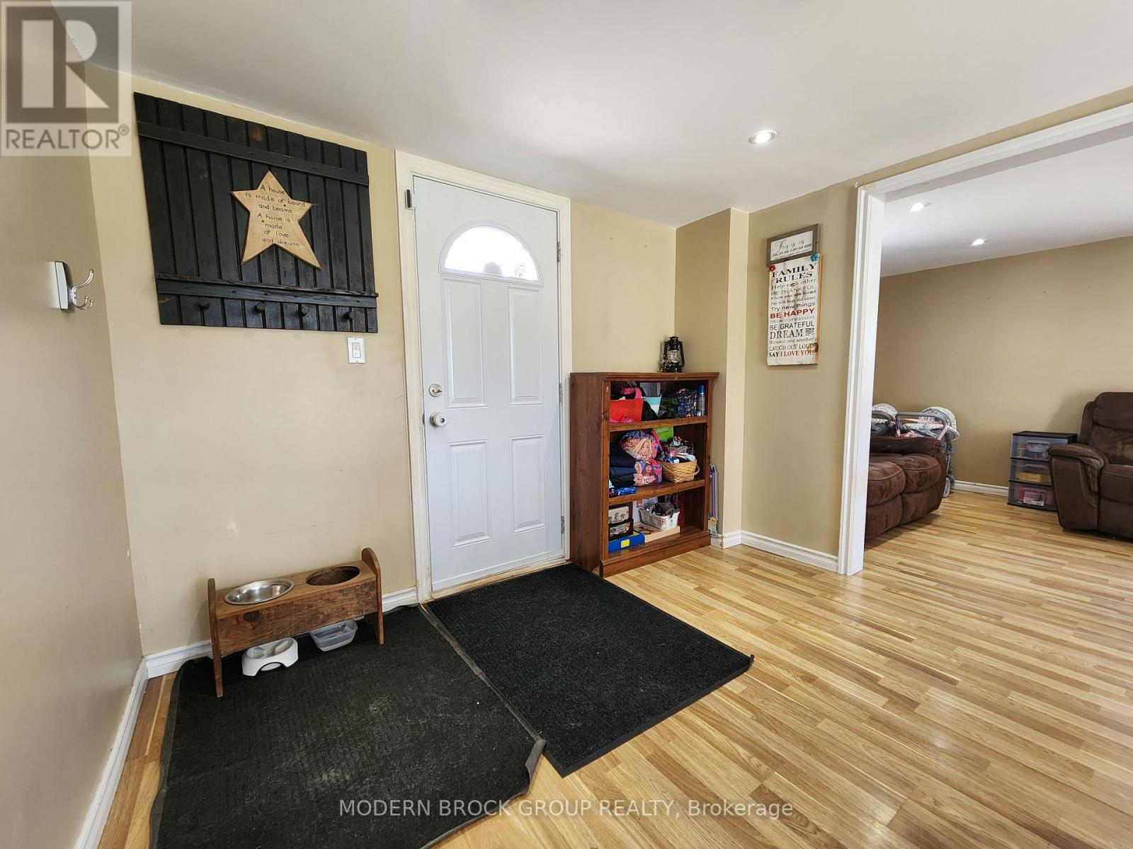 4 Main Street W, Elizabethtown-Kitley, Ontario  K0E 1M0 - Photo 6 - X12122704