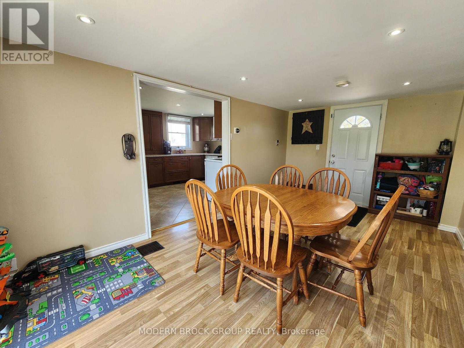 4 Main Street W, Elizabethtown-Kitley, Ontario  K0E 1M0 - Photo 8 - X12122704