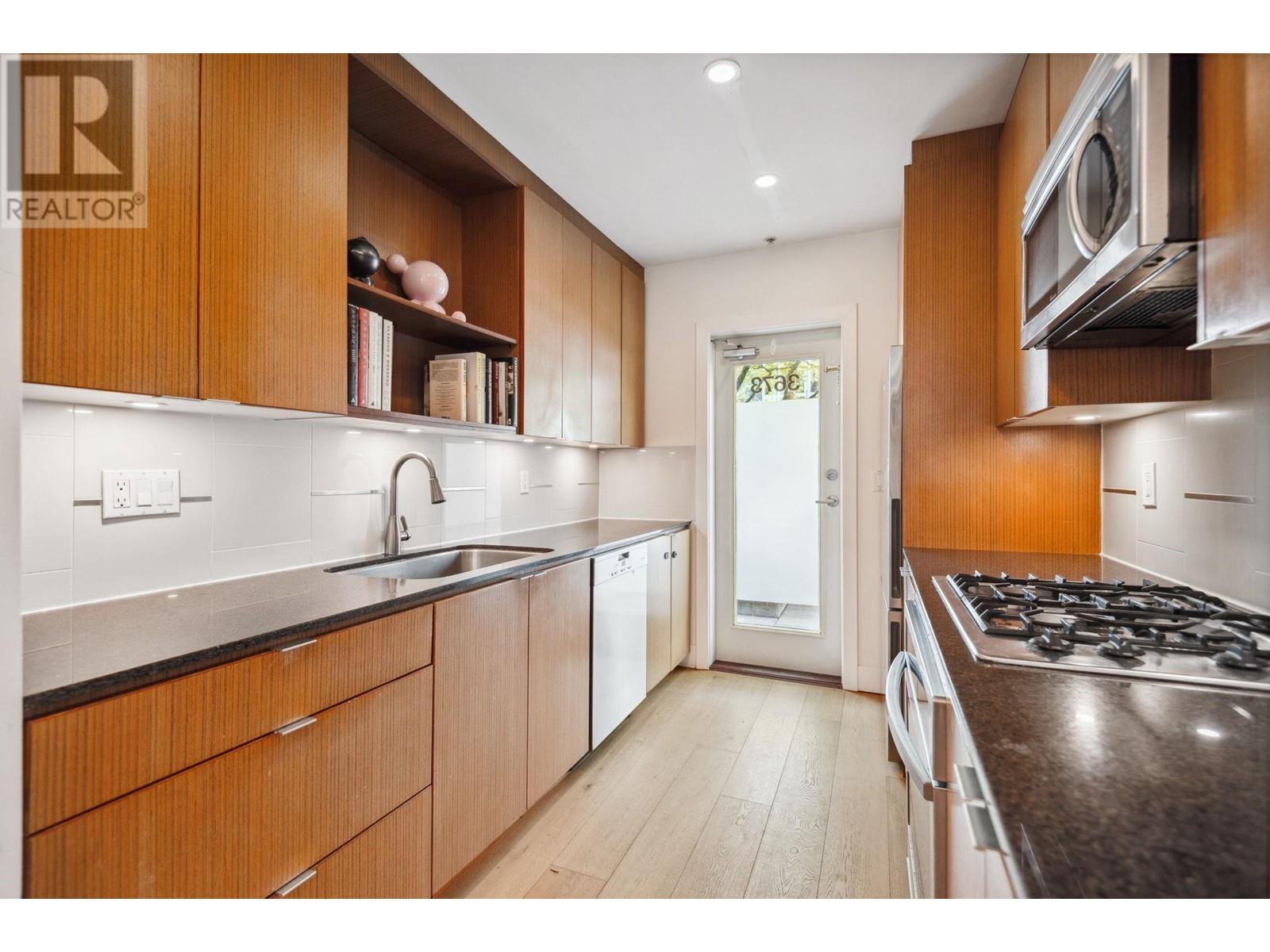 3673 Commercial Street, Vancouver, British Columbia  V5N 4G1 - Photo 6 - R2993144