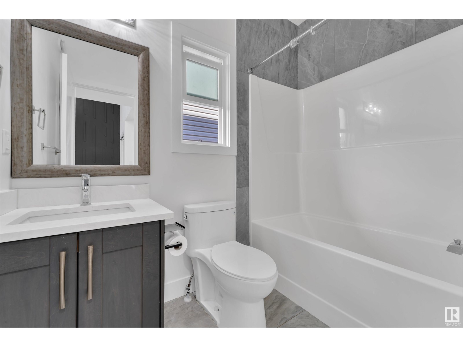Property at 17208 60 ST NW image 5
