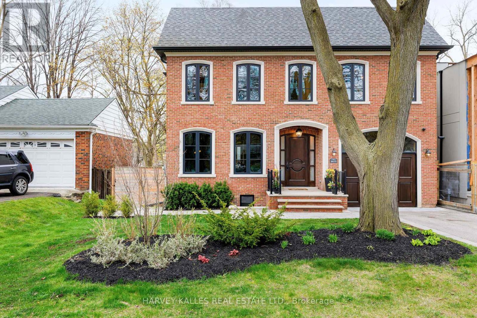 Property at 4673 DUNDAS STREET W image 3
