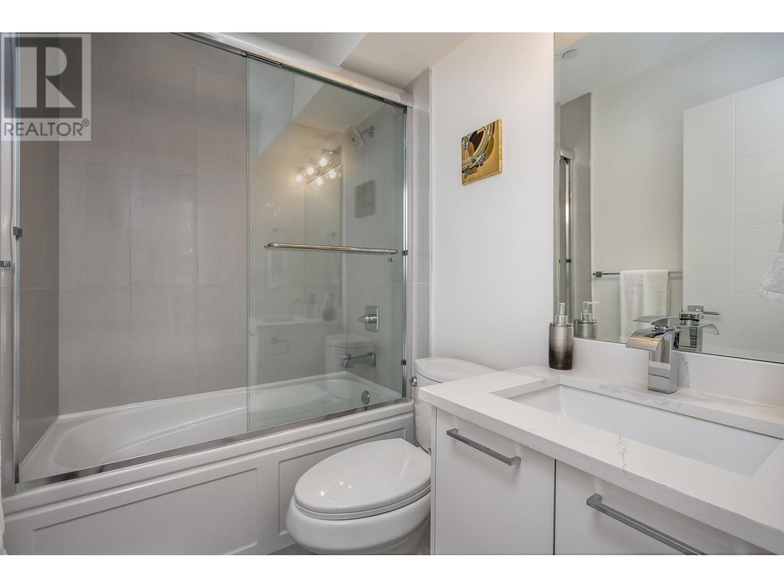 330 E 8th Street, North Vancouver, British Columbia  V7L 1Z3 - Photo 25 - R2995441