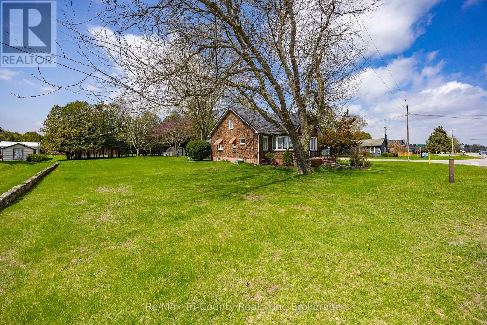 956 Mid-Nwal Tline Road, Norfolk, Ontario N0J 1E0 - Photo 4 - X12120812