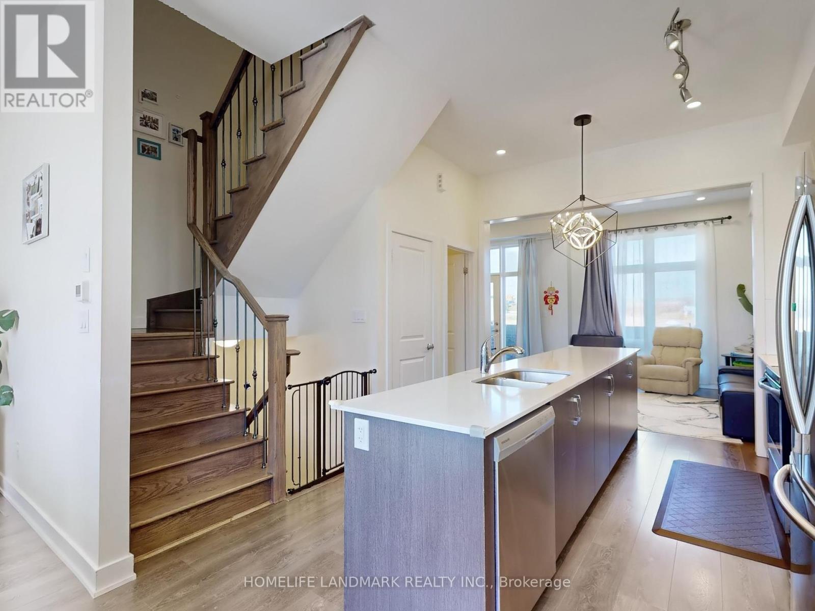 22 Carpaccio Avenue, Vaughan, Ontario  L4H 4R5 - Photo 11 - N12122717