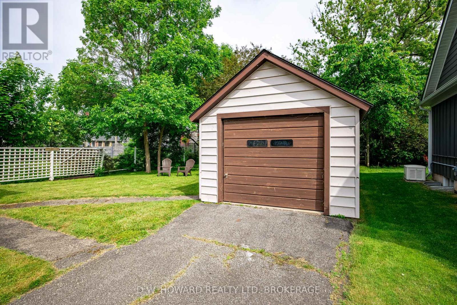 692 Lakeshore Road, Fort Erie, Ontario  L2A 1C1 - Photo 24 - X12122724