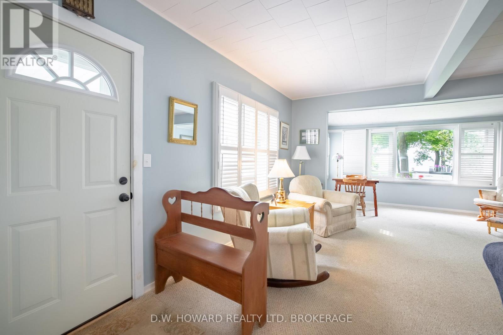 692 Lakeshore Road, Fort Erie, Ontario  L2A 1C1 - Photo 4 - X12122724