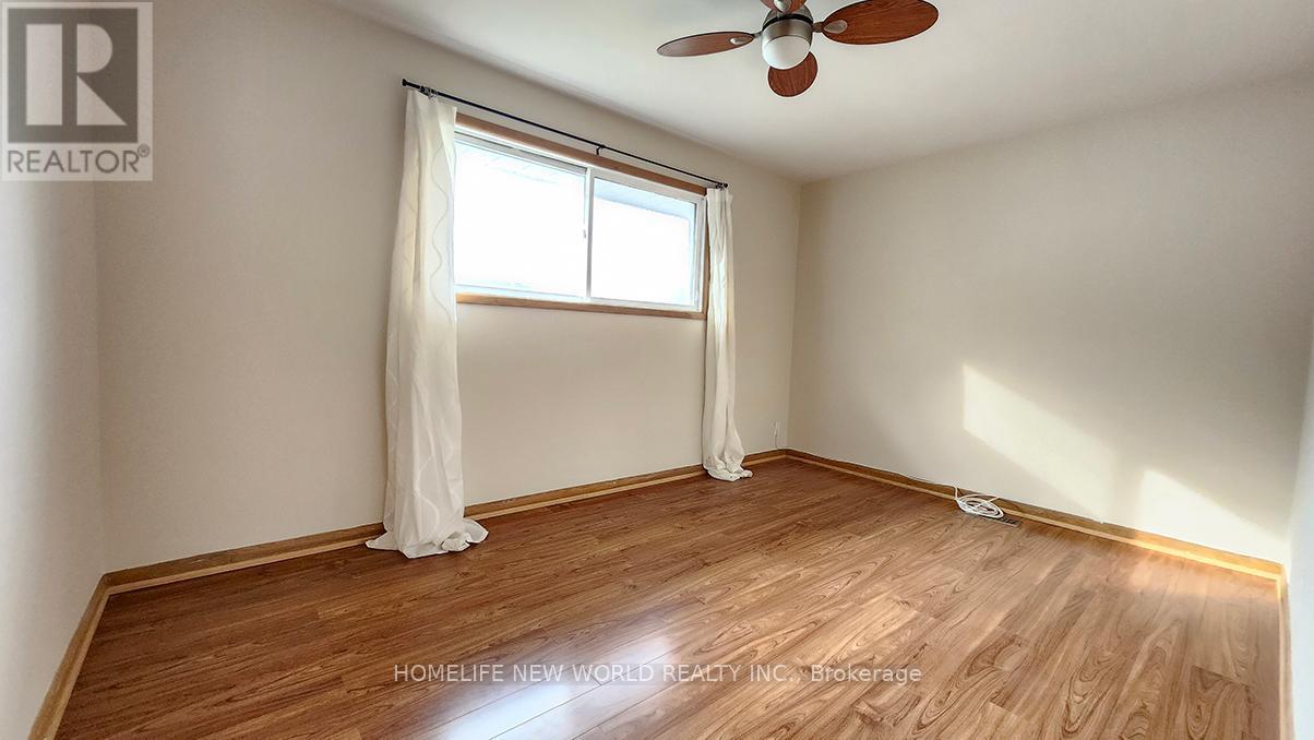 2403 Redfern Road, Burlington, Ontario  L7R 1X8 - Photo 9 - W12114390
