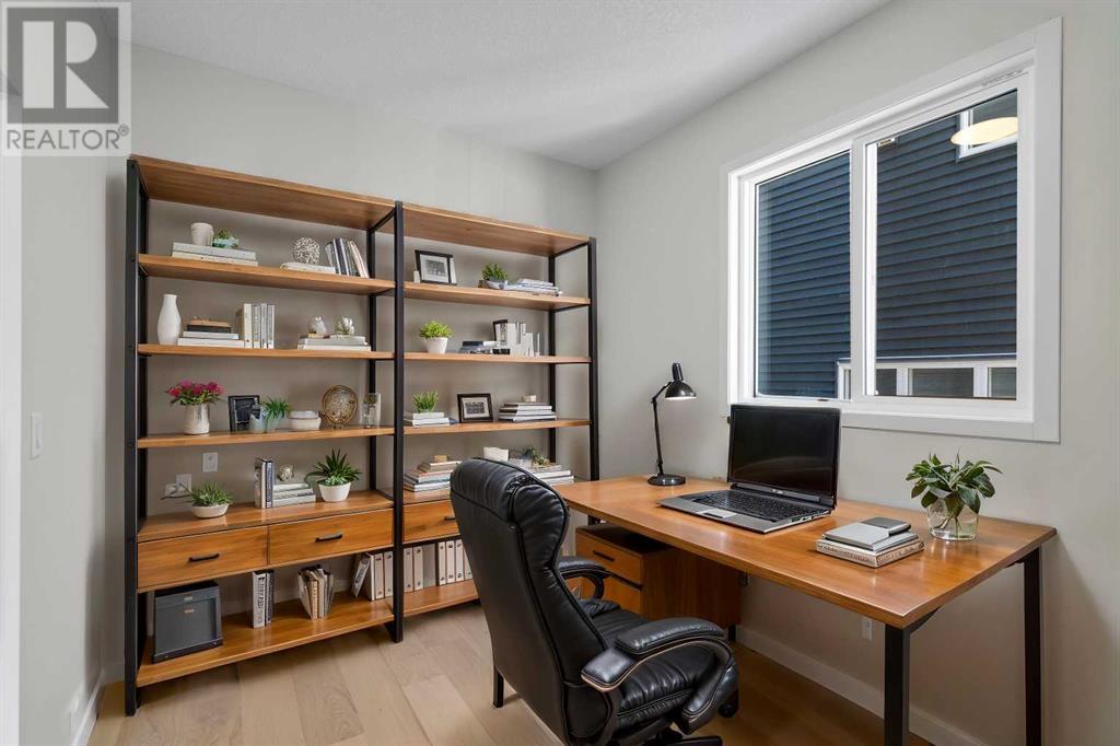 18 Edith Green Nw, Calgary, Alberta  T3R 2B6 - Photo 17 - A2195111