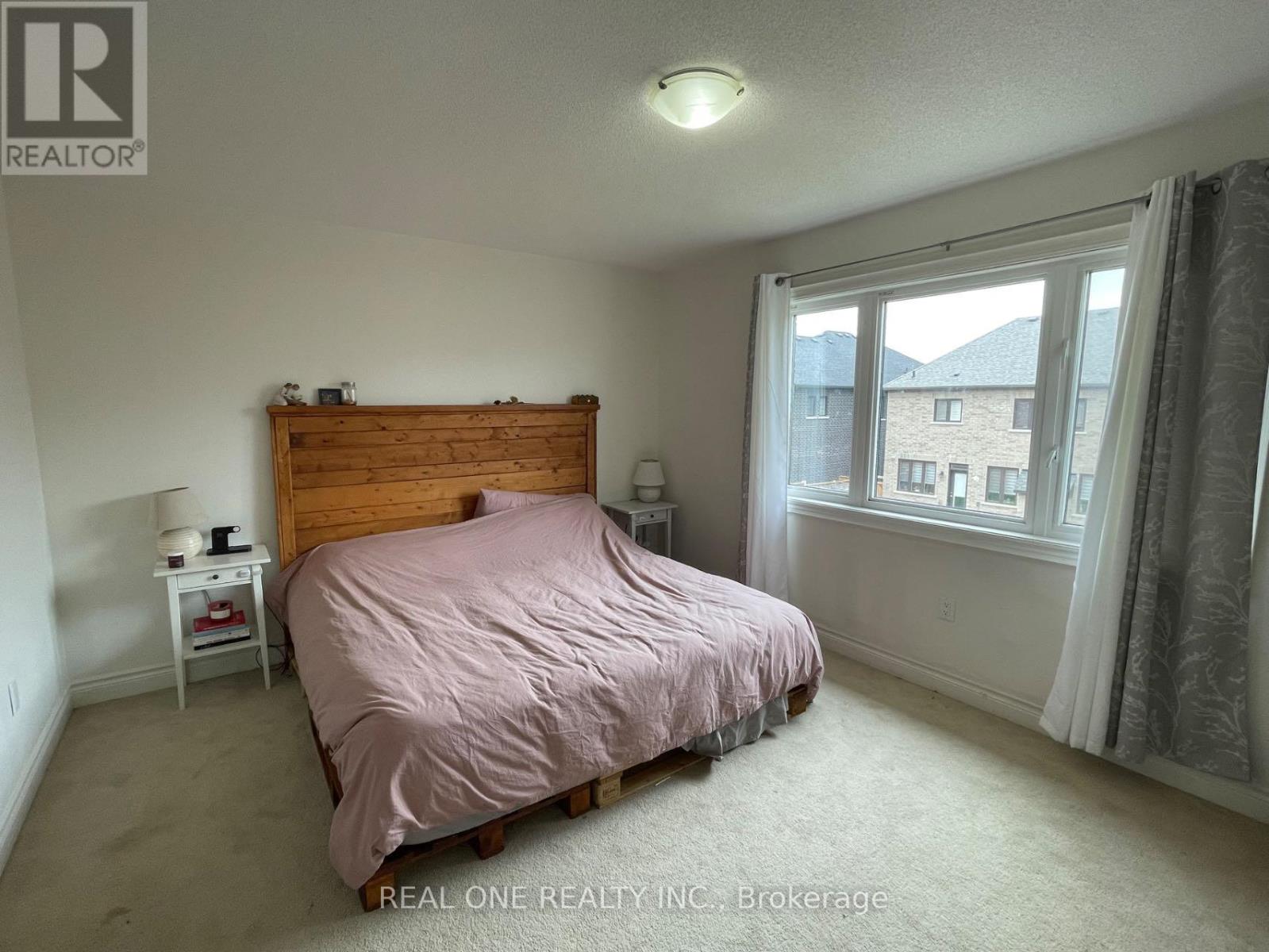 21 Festival Court, East Gwillimbury (Sharon), Ontario  L9N 0N8 - Photo 14 - N12122743