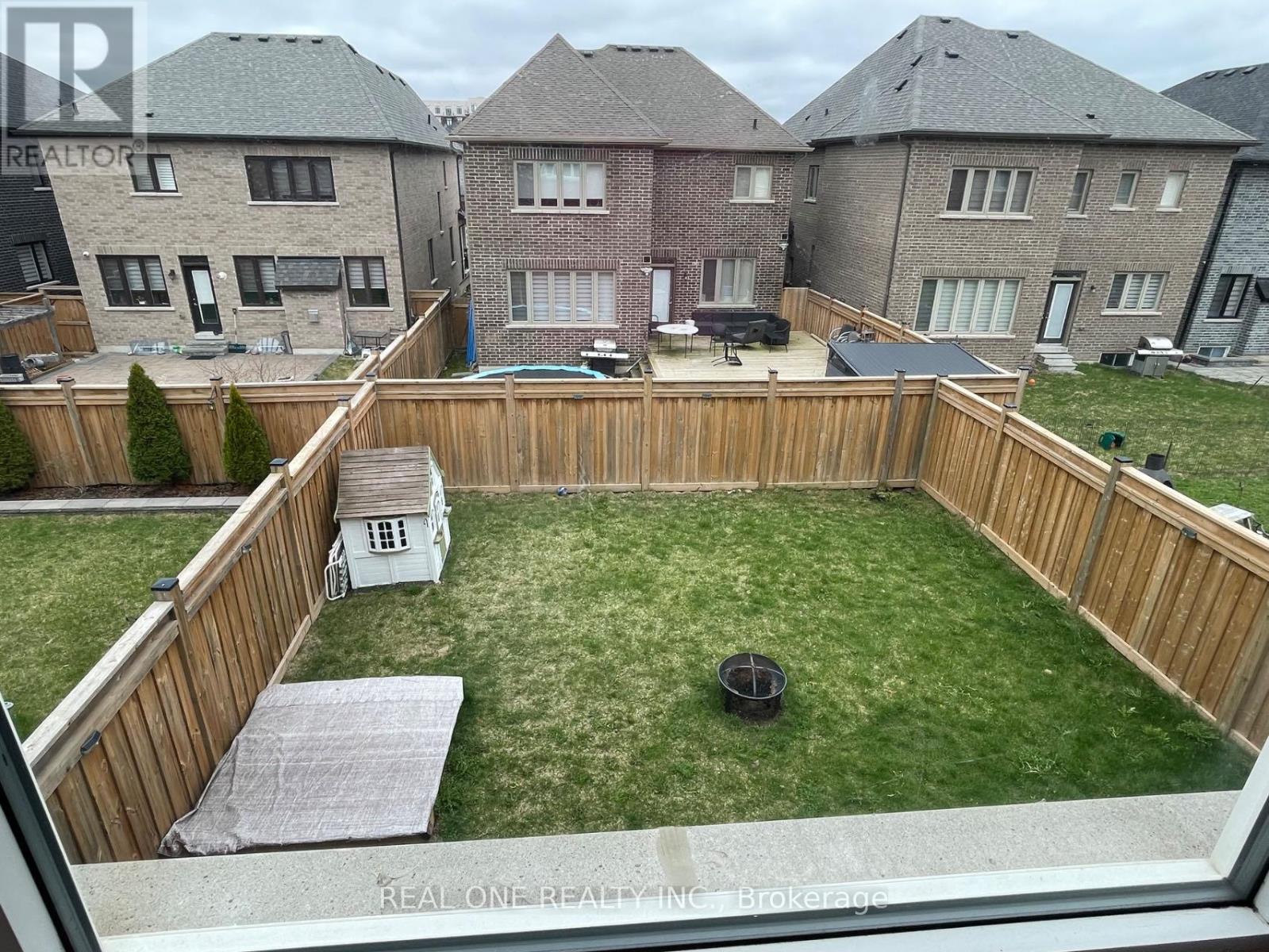 21 Festival Court, East Gwillimbury (Sharon), Ontario  L9N 0N8 - Photo 21 - N12122743