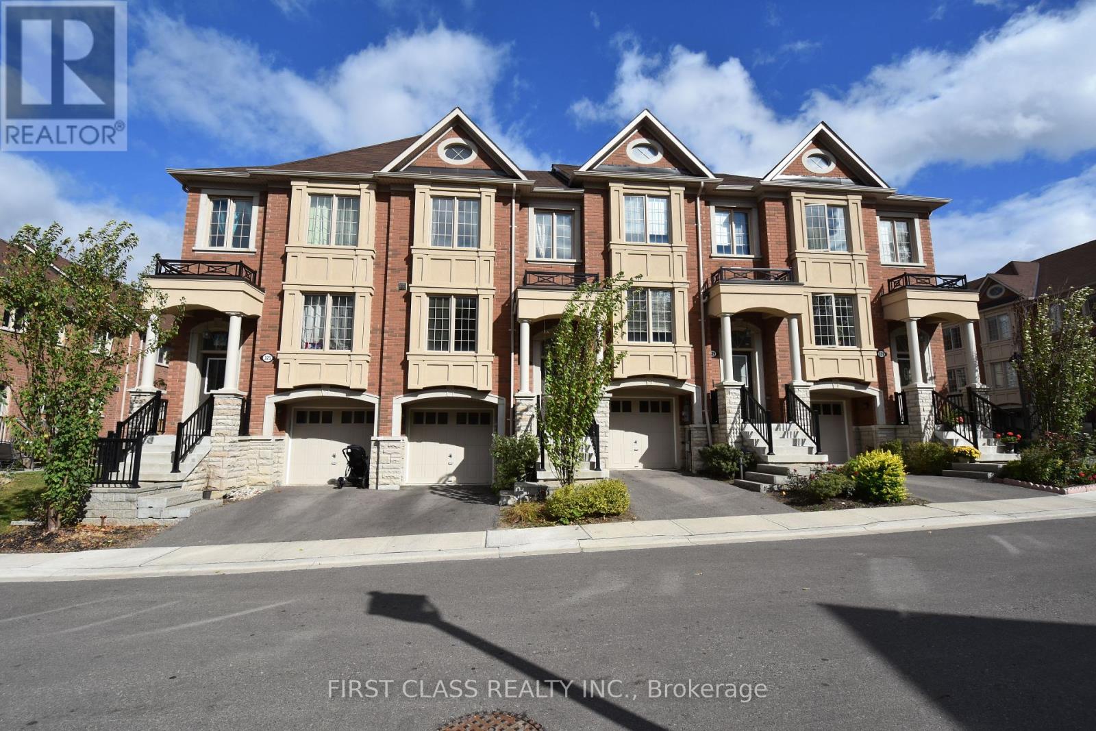 327 DOAK LANE, newmarket (gorham-college manor), Ontario