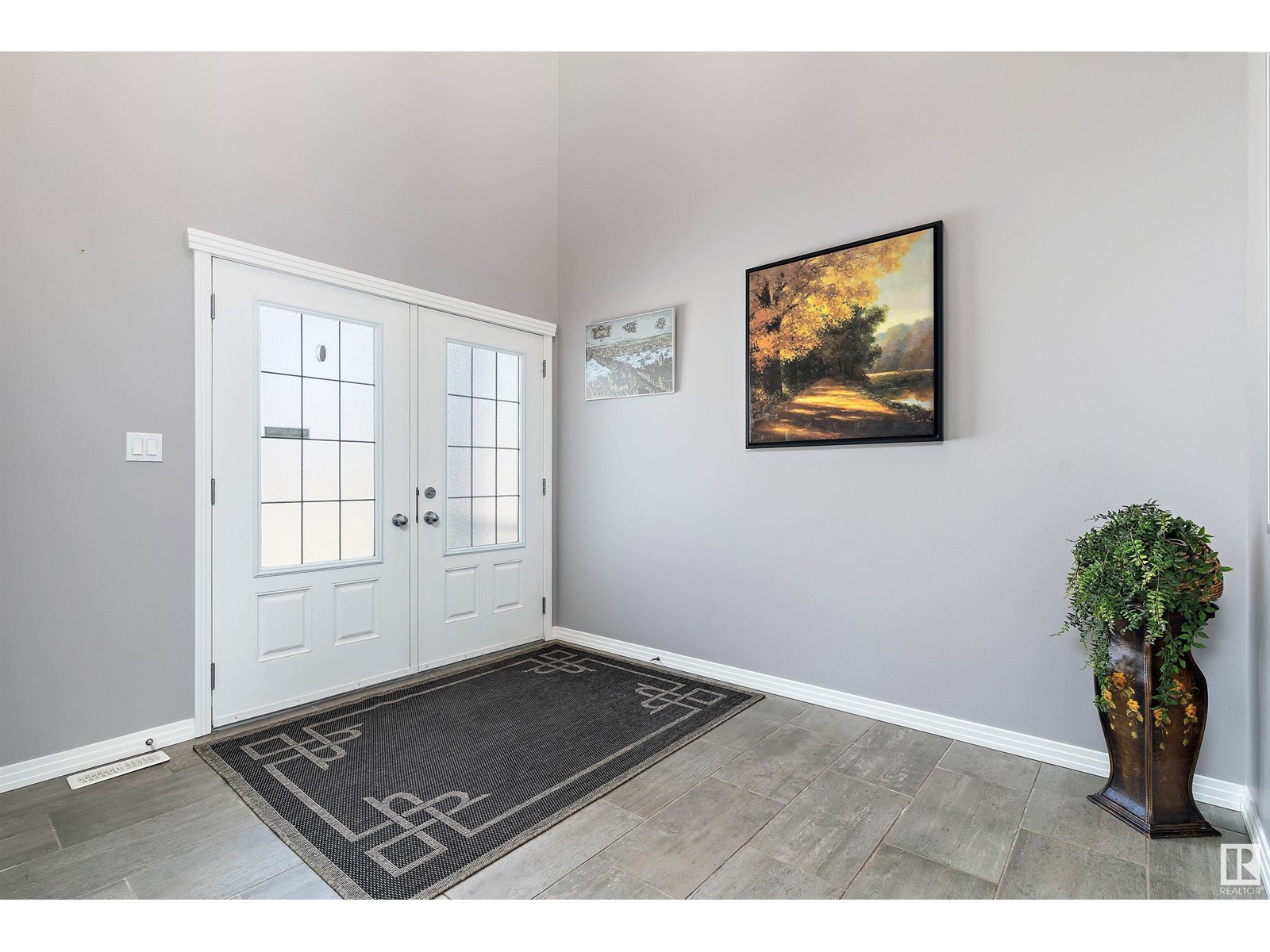 Property at 1325 ADAMSON DR SW SW image 3