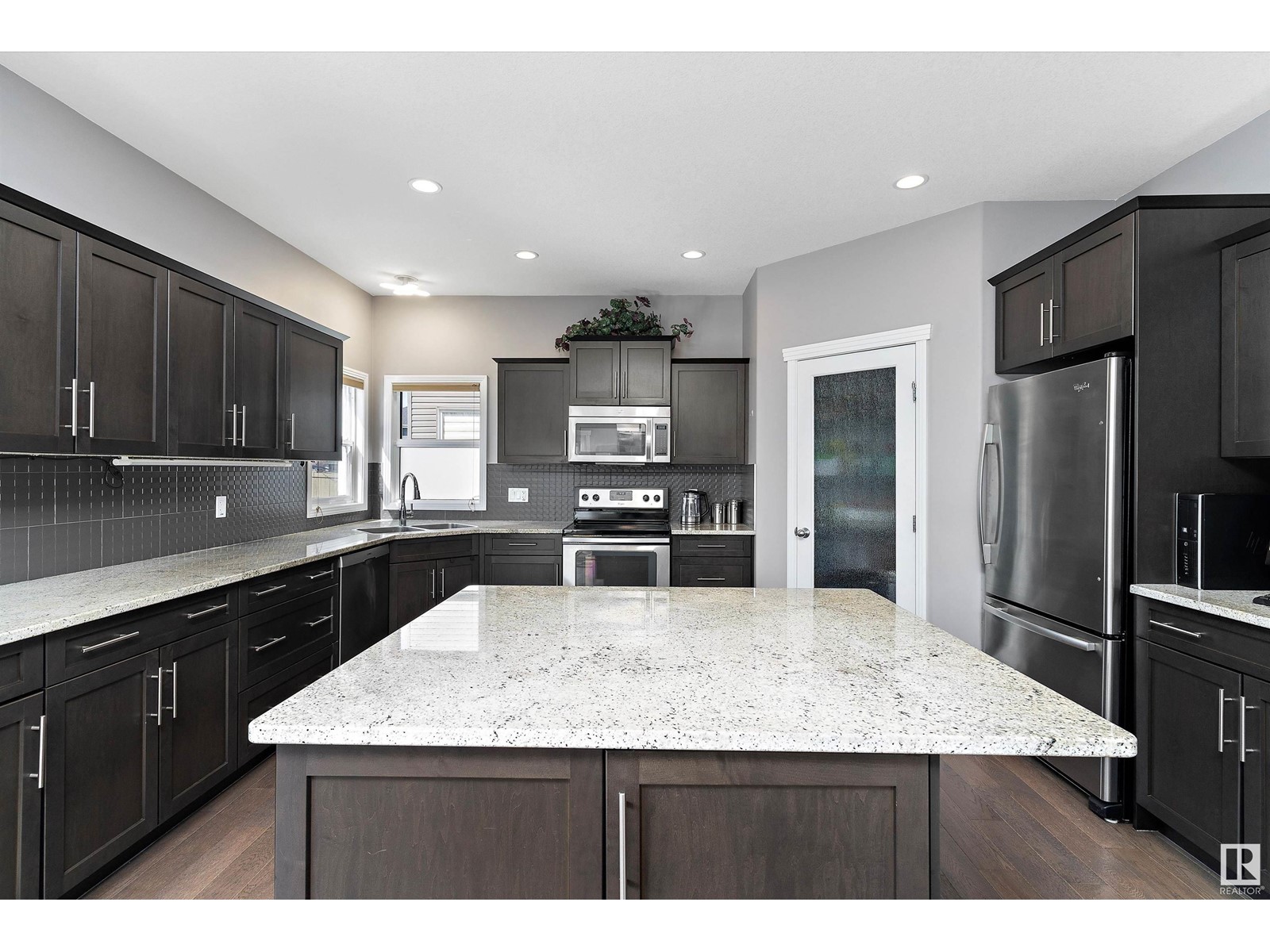 Property at 1325 ADAMSON DR SW SW image 5