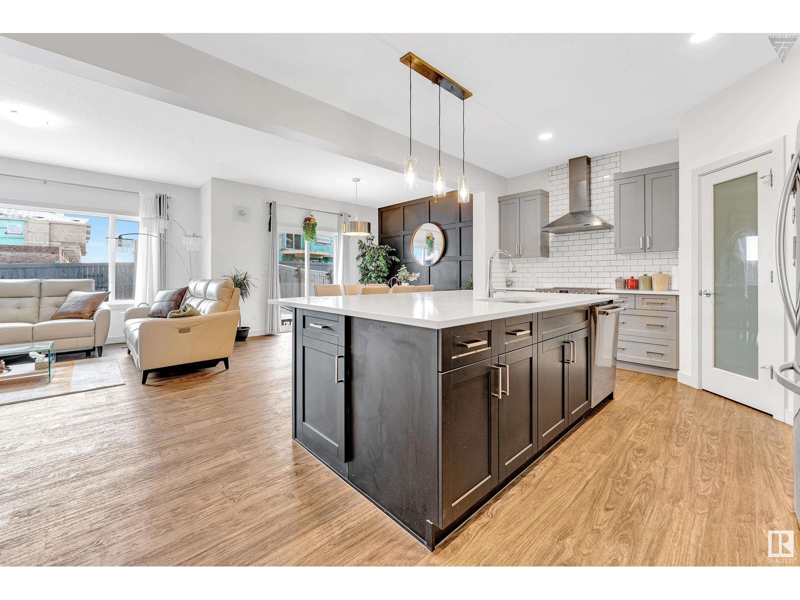 9505 Pear Cl Sw, Edmonton, Alberta  T6X 2N6 - Photo 6 - E4434400