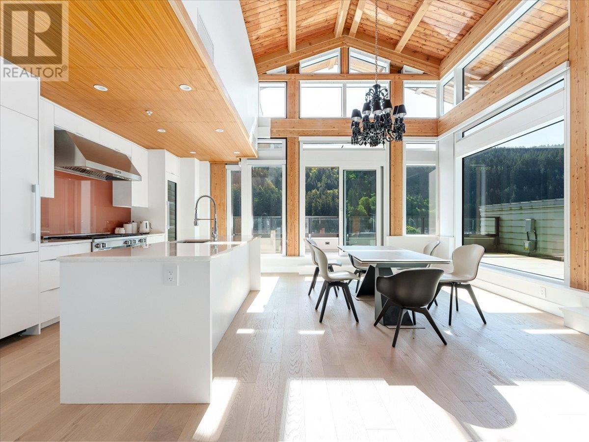 804 6707 NELSON AVENUE, west vancouver, British Columbia V7W0A4