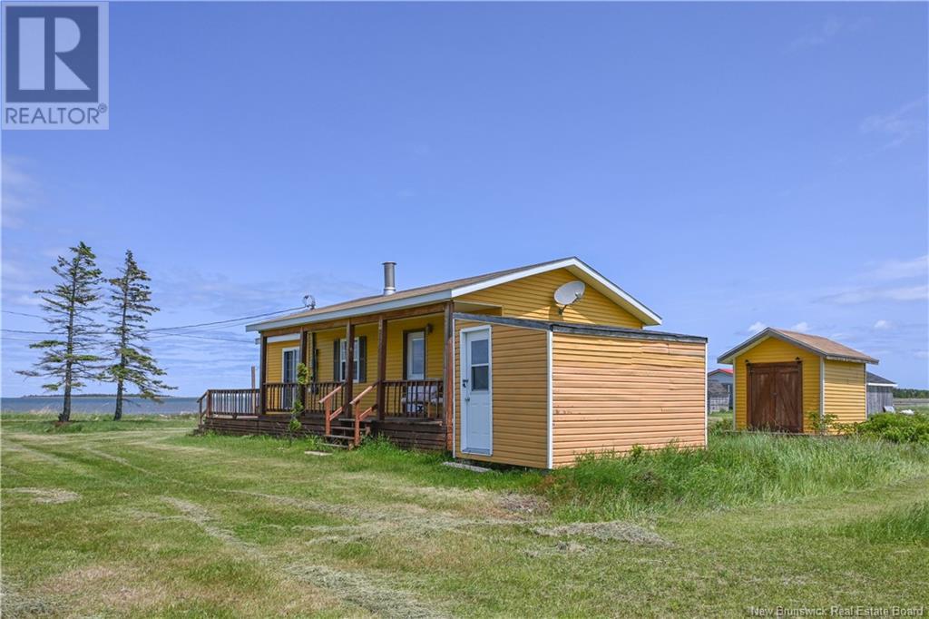 2250 Rue De La Côte Street, Bas-Caraquet, New Brunswick  E1W 5W5 - Photo 8 - NB117297