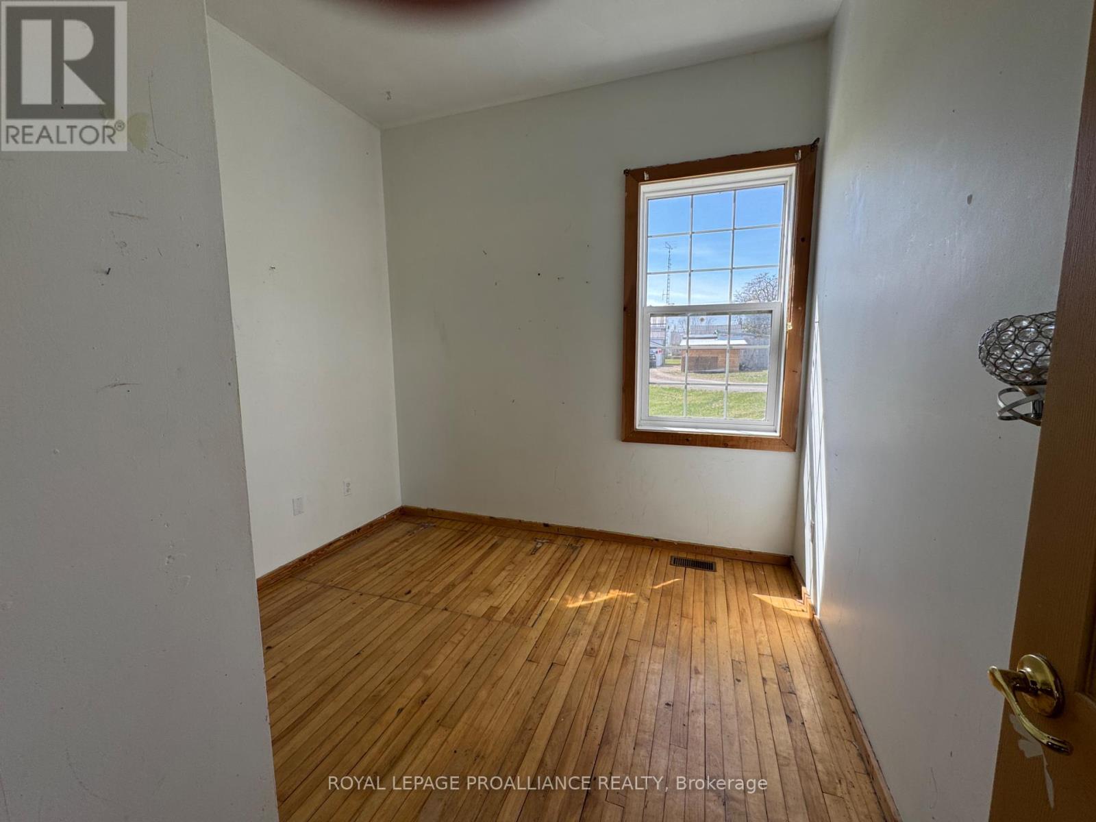 3085 Queensborough Road E, Madoc, Ontario K0K 2K0 - Photo 11 - X12122132