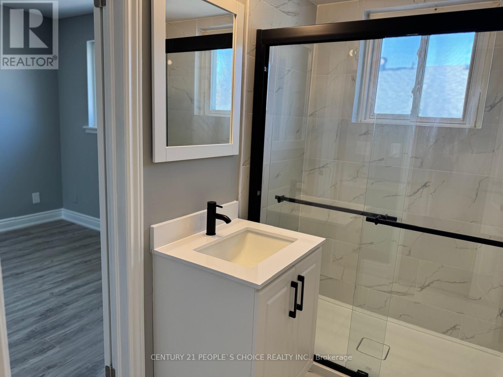 6862 Darcel Avenue, Mississauga, Ontario  L4T 2W5 - Photo 23 - W12122060