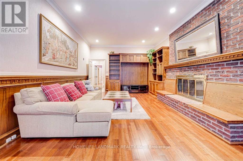 27 Junewood Crescent, Toronto (St. Andrew-Windfields), Ontario  M2L 2C3 - Photo 18 - C12119161