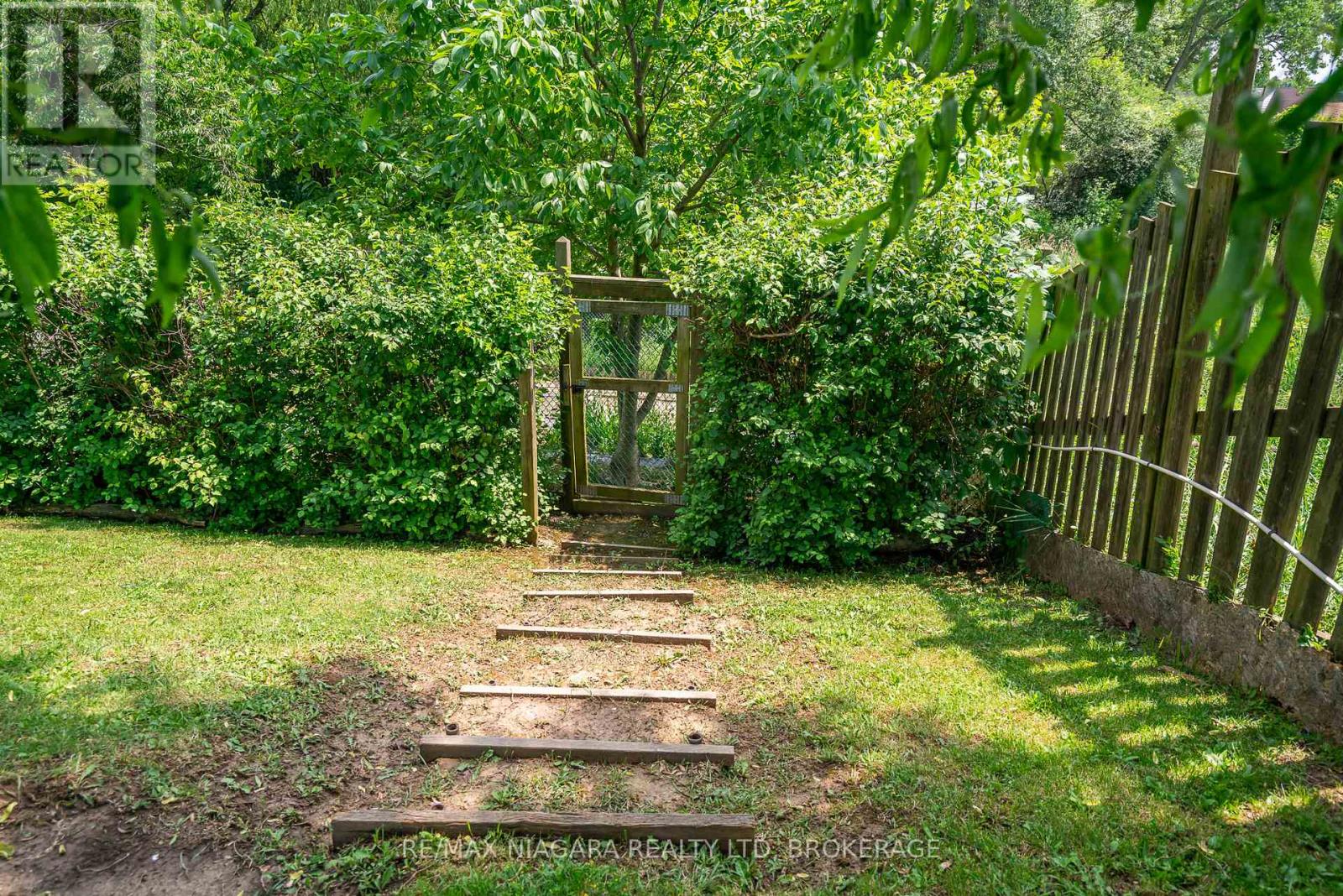 8052 Beaverton Boulevard, Niagara Falls, Ontario  L2H 3M5 - Photo 39 - X12122765