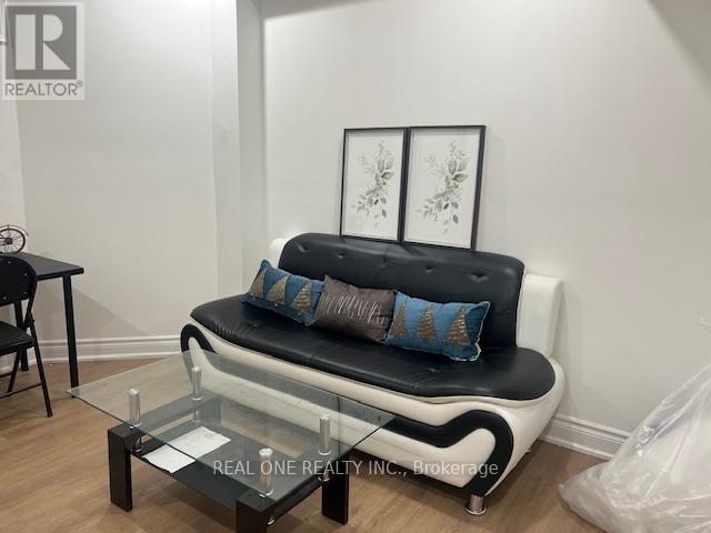 75 Green Meadows Circle, Toronto, Ontario  M2J 5G6 - Photo 9 - C12122758