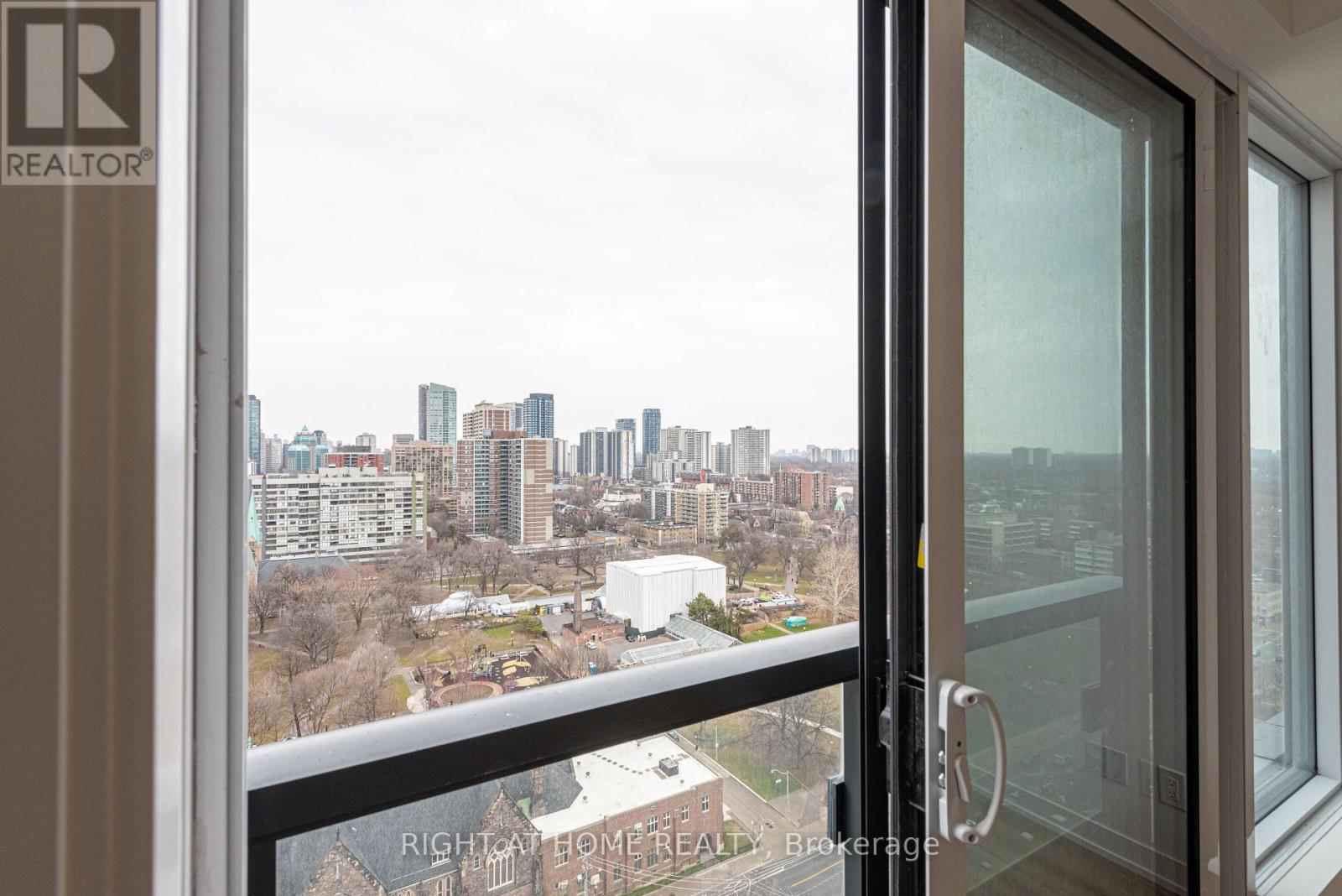 2208 - 319 Jarvis Street, Toronto, Ontario  M5B 2C2 - Photo 11 - C12122775