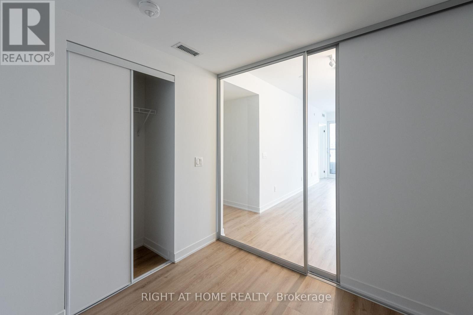 2208 - 319 Jarvis Street, Toronto, Ontario  M5B 2C2 - Photo 18 - C12122775