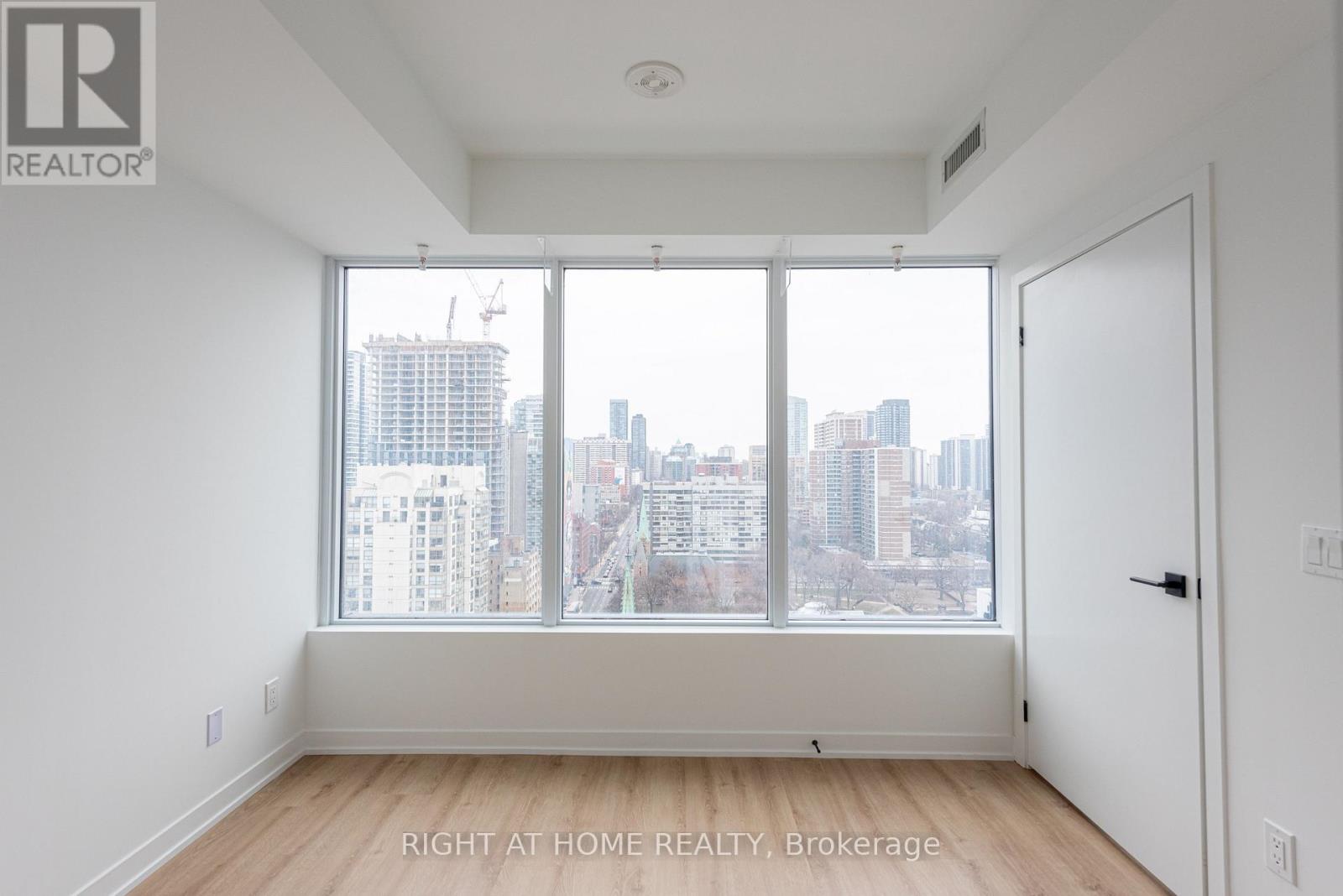 2208 - 319 Jarvis Street, Toronto, Ontario  M5B 2C2 - Photo 3 - C12122775