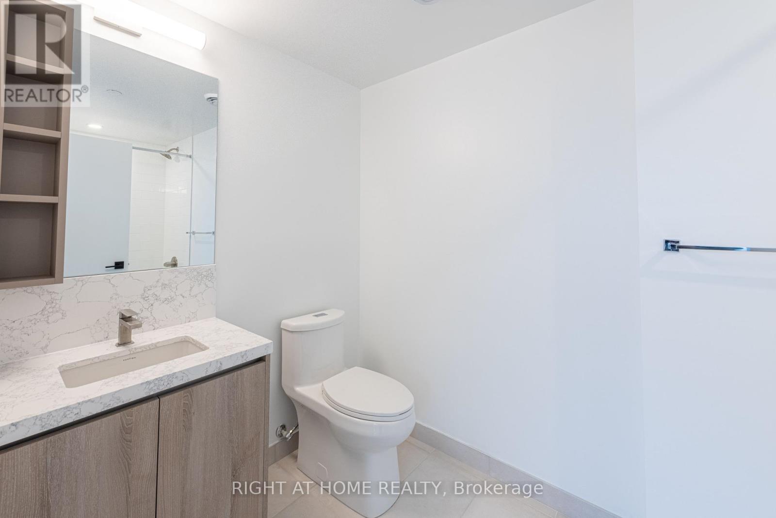 2208 - 319 Jarvis Street, Toronto, Ontario  M5B 2C2 - Photo 5 - C12122775