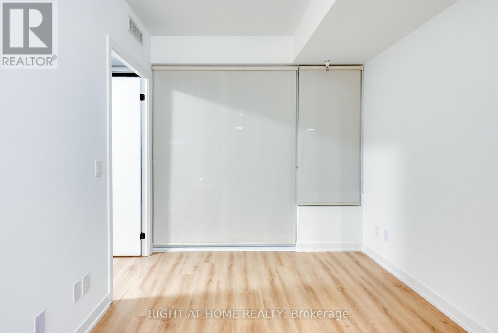 2208 - 319 Jarvis Street, Toronto, Ontario  M5B 2C2 - Photo 9 - C12122775