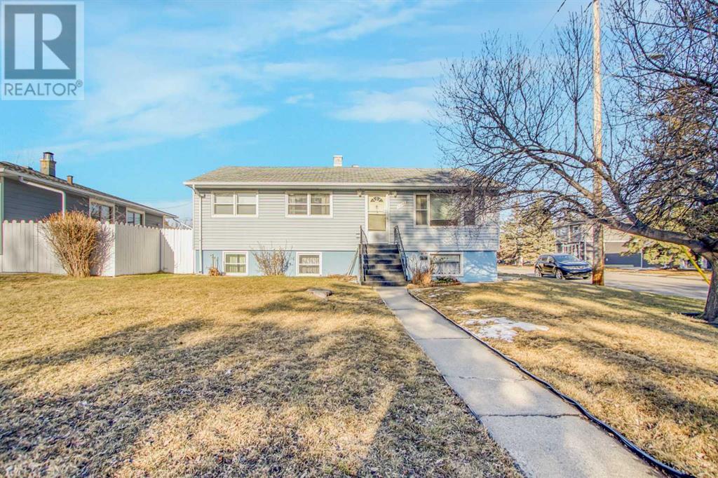 Property at 1002 Regal Crescent NE image 1