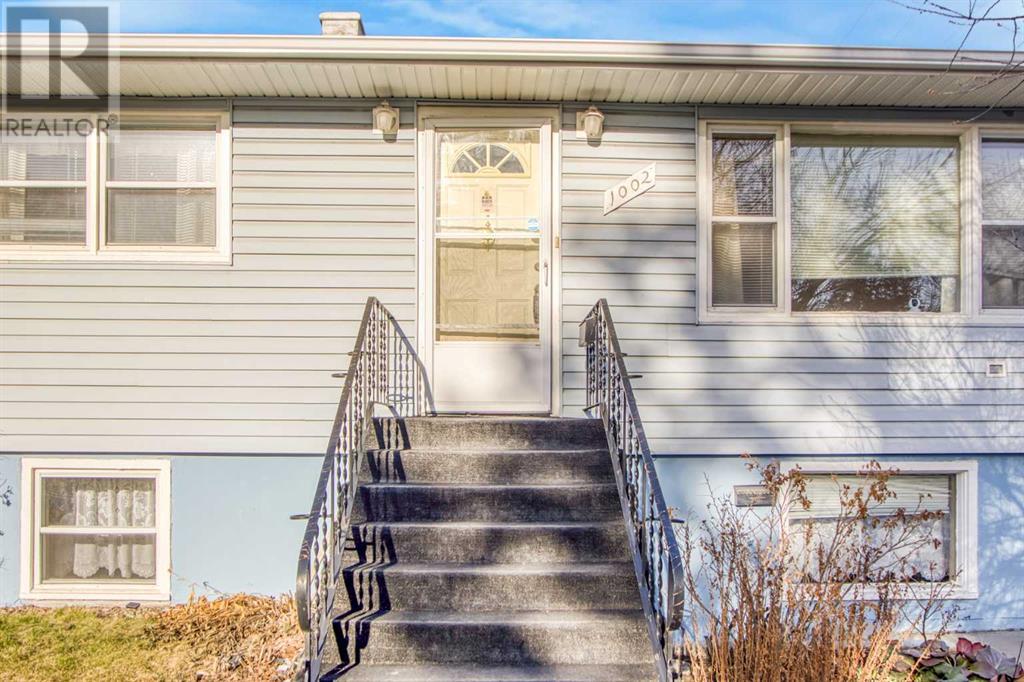 Property at 1002 Regal Crescent NE image 2