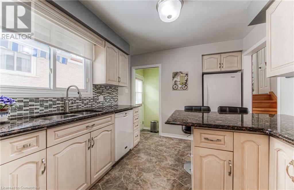 592 Glendene Crescent, Waterloo, Ontario  N2L 4P5 - Photo 15 - 40700997